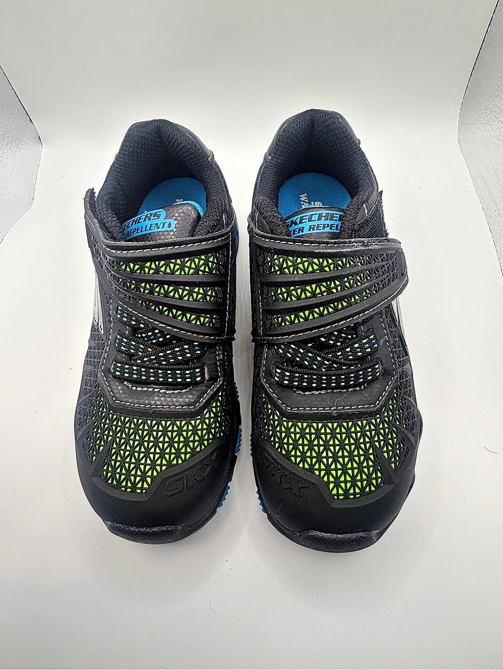 Skechers Kids Boys size 11 Black Green Athletic Shoes NEW water repellent